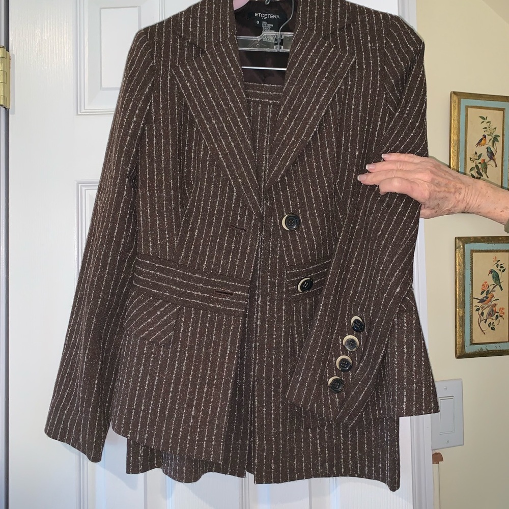 Suit set, hardly worn.